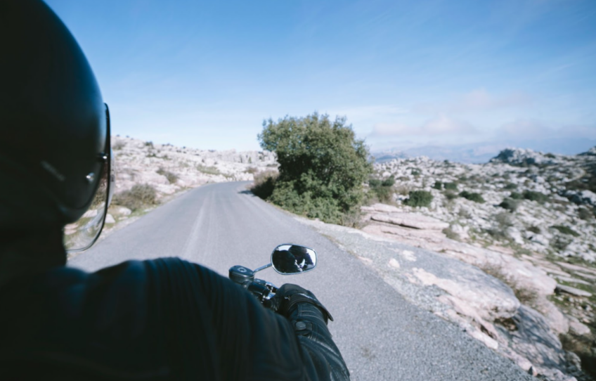 Cómo ir en moto en verano